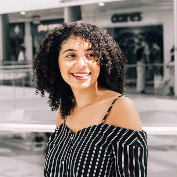 Meet your Posher, Amber - Picture 1 of 1